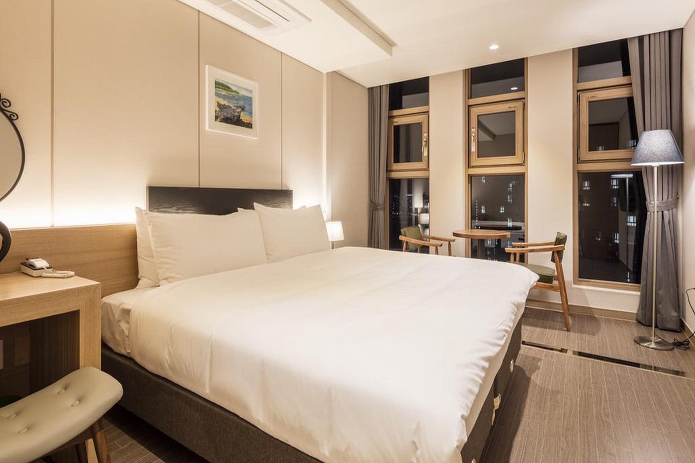 Hotel The First